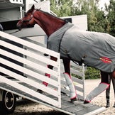 Produkte für einen sicheren Pferdetransport in Aktion