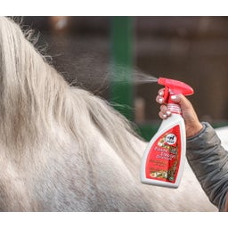 Care & Color with Chamomile for Light Colored Horses - 550 ml