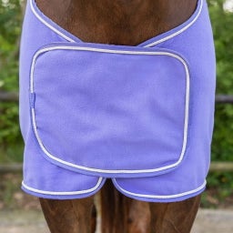 QHP Fleecedecke mit Ornament, Lila/Silber - 105 cm