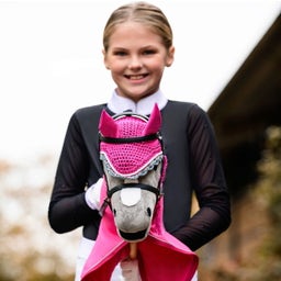 QHP Ohrenhaube Hobby horse - fuchsia