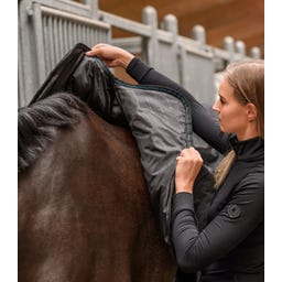 Health + Care TecSupreme Heiz- & Massagedecke, schwarz